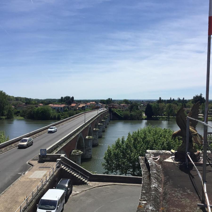 Hotel Le Pont Napoleon Moissac Esterno foto